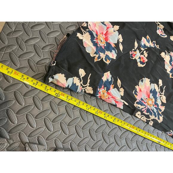 Anthropologie Elevenses Floral Tansy Ruffle Pants Size 4 Black Satin Wide Leg - Picture 11 of 11